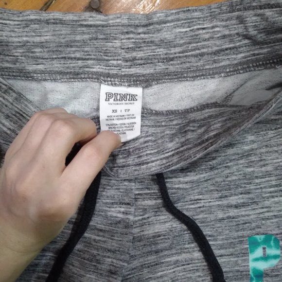 Vs pink leggings and lounge bundle - Picture 3 of 4